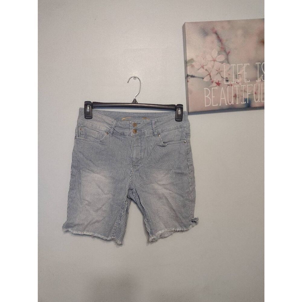 Seven7 Striped Sunset Bermuda Shorts Fray Hem 9 Inch Inseam Women's 8